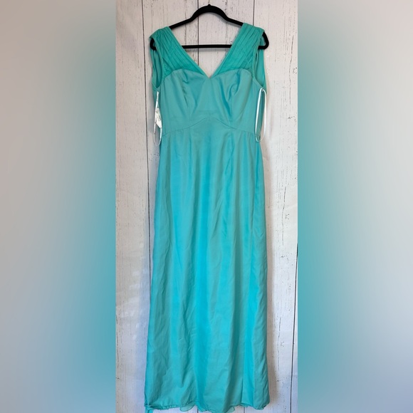 B2 Jasmine Women’s Celebration | Wedding | Prom Sleeveless Dress Size 6 - Picture 6 of 11